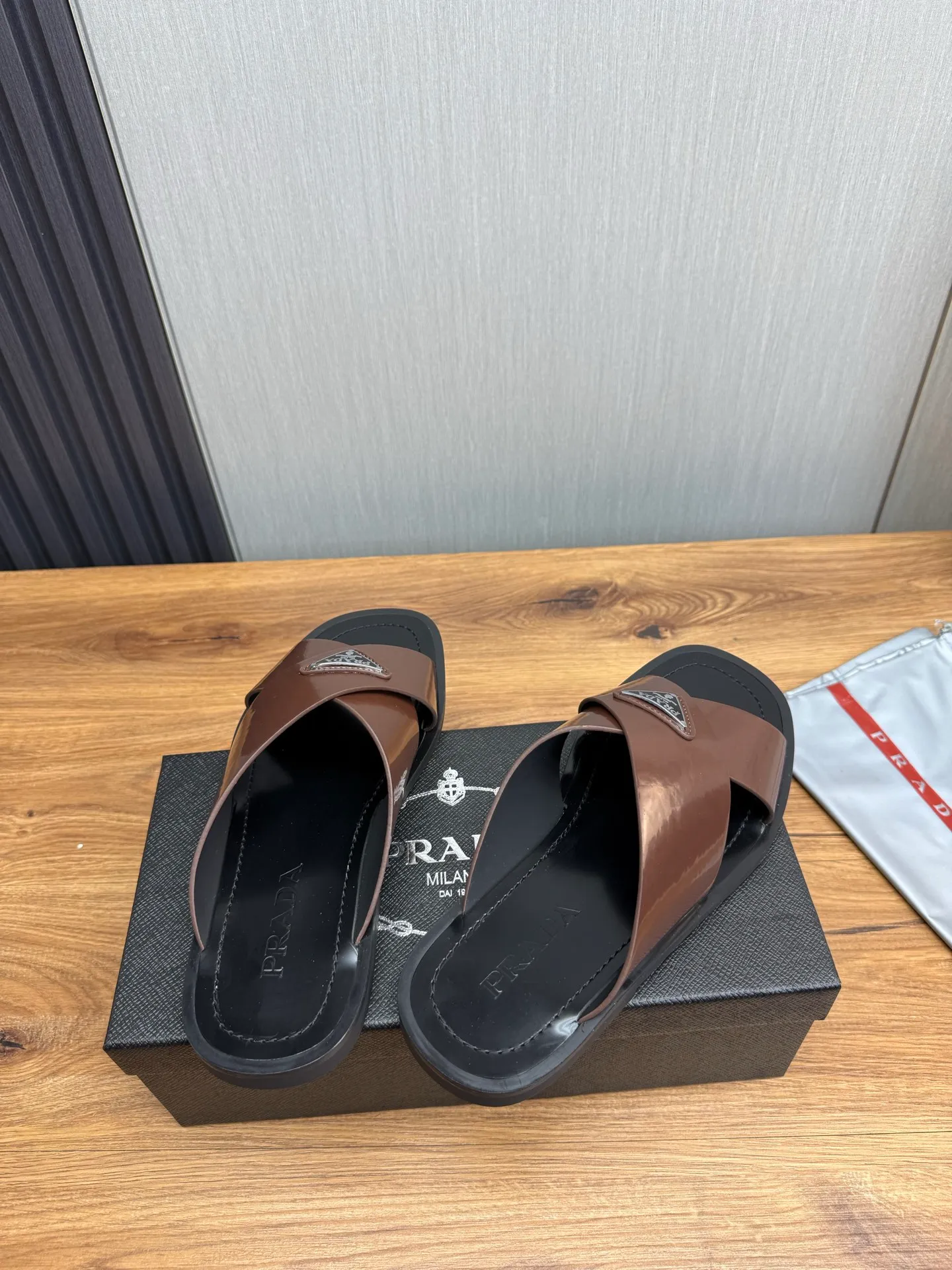 Factory price 340💰 ＰＲＡＤＡPrada - popular men's slippers hot sale 🔥 🩴Official website one to one production 38-45 sizes 45 46 🉑️Customized!